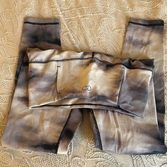 CALIA leggings - Picture 1 of 3